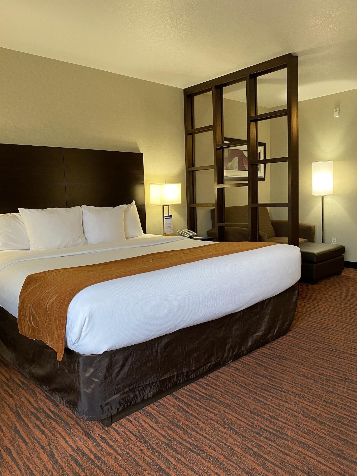 Comfort Suites Кловис Екстериор снимка
