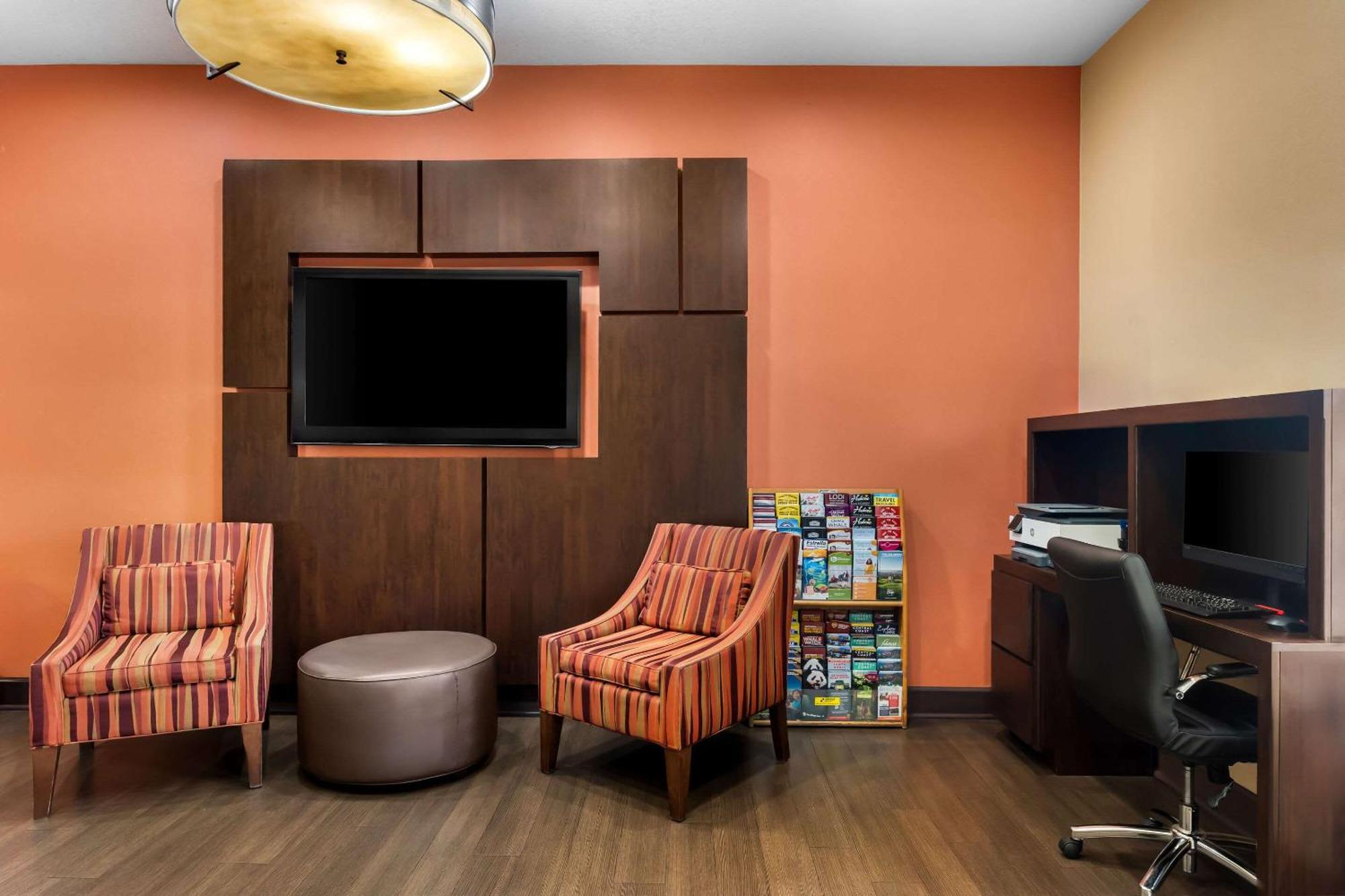 Comfort Suites Кловис Екстериор снимка