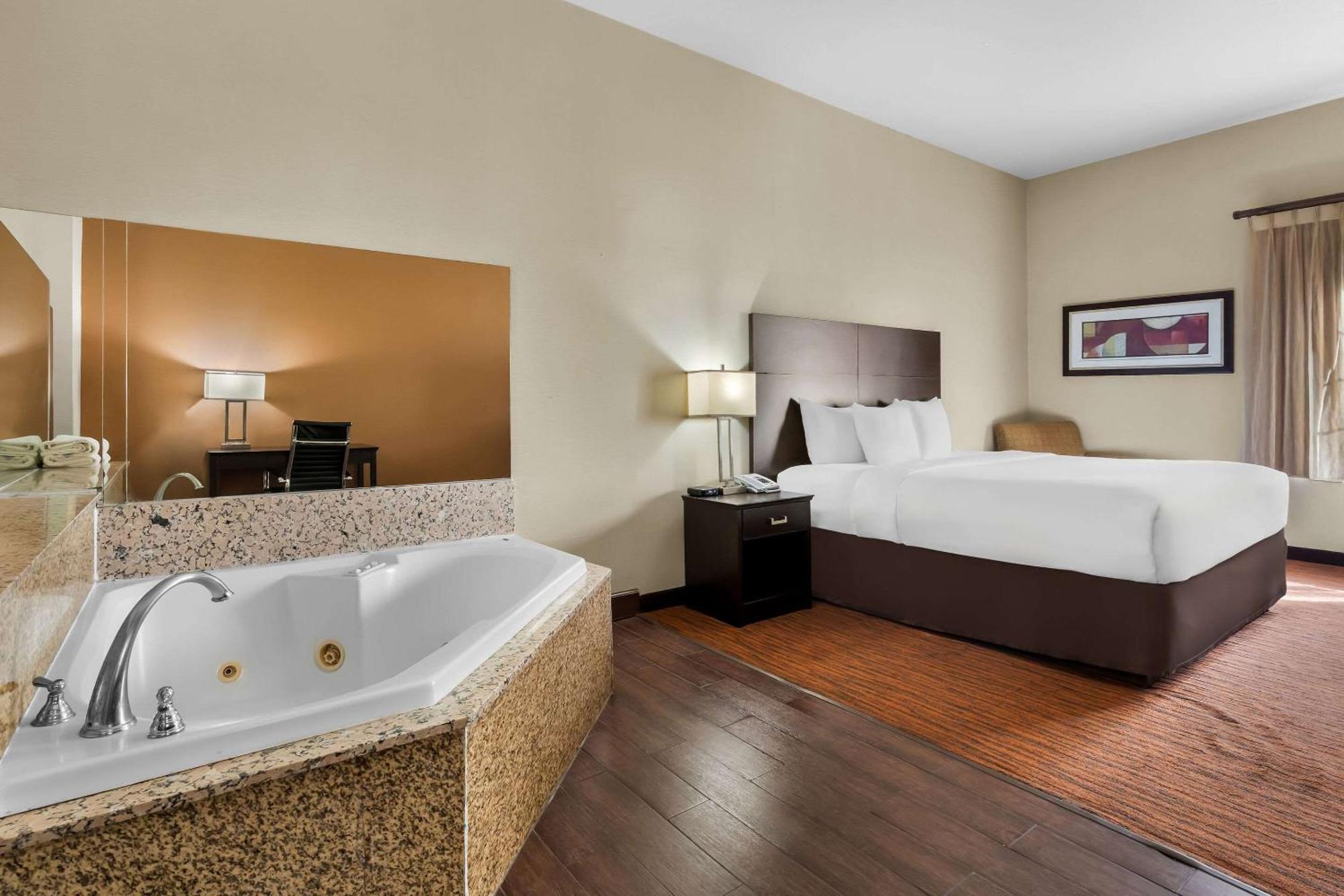 Comfort Suites Кловис Екстериор снимка