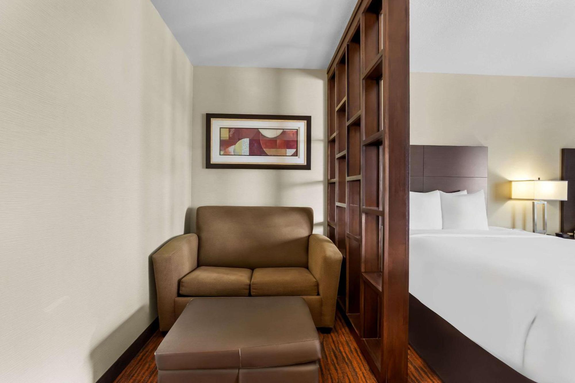 Comfort Suites Кловис Екстериор снимка