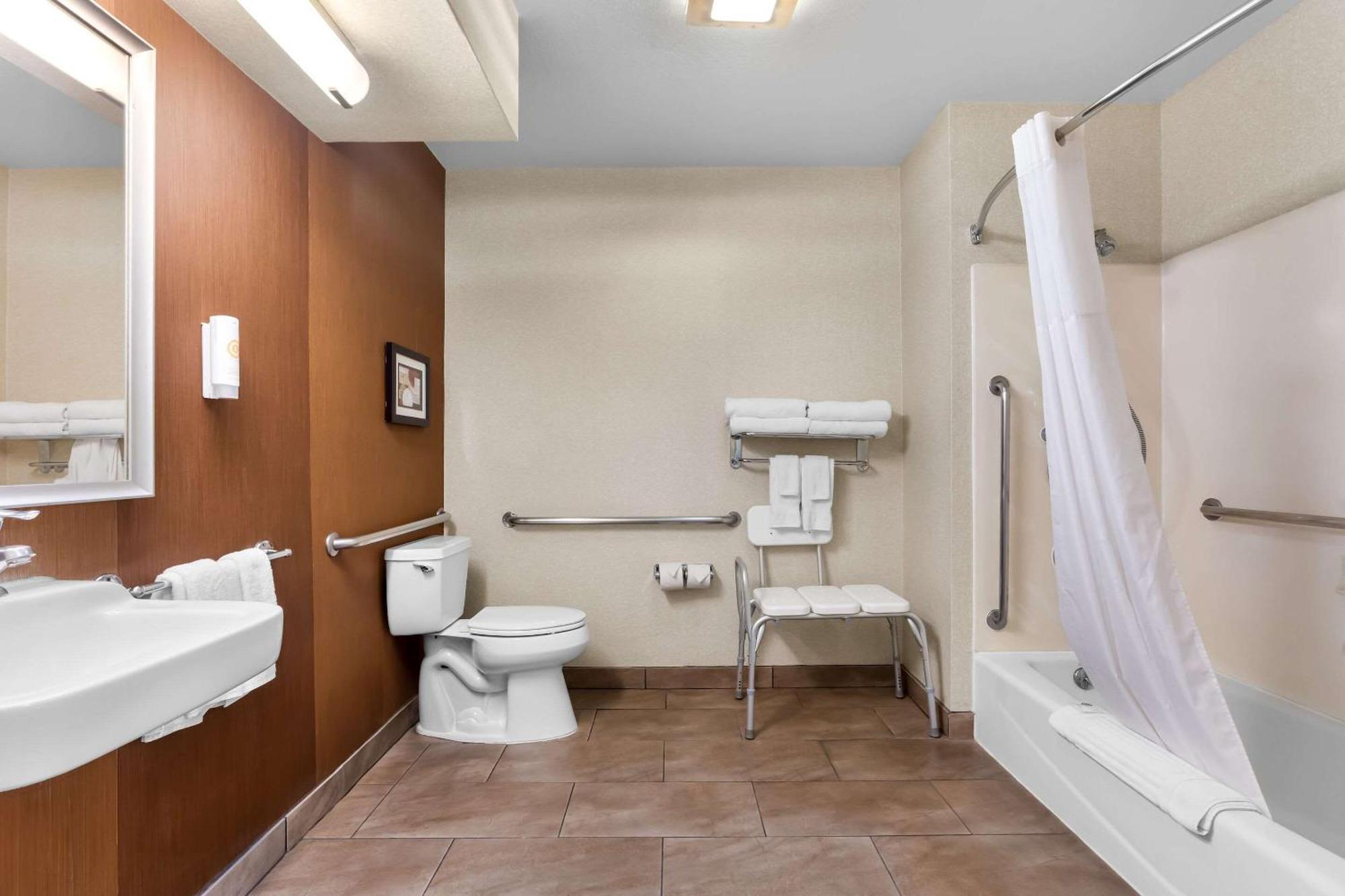 Comfort Suites Кловис Екстериор снимка
