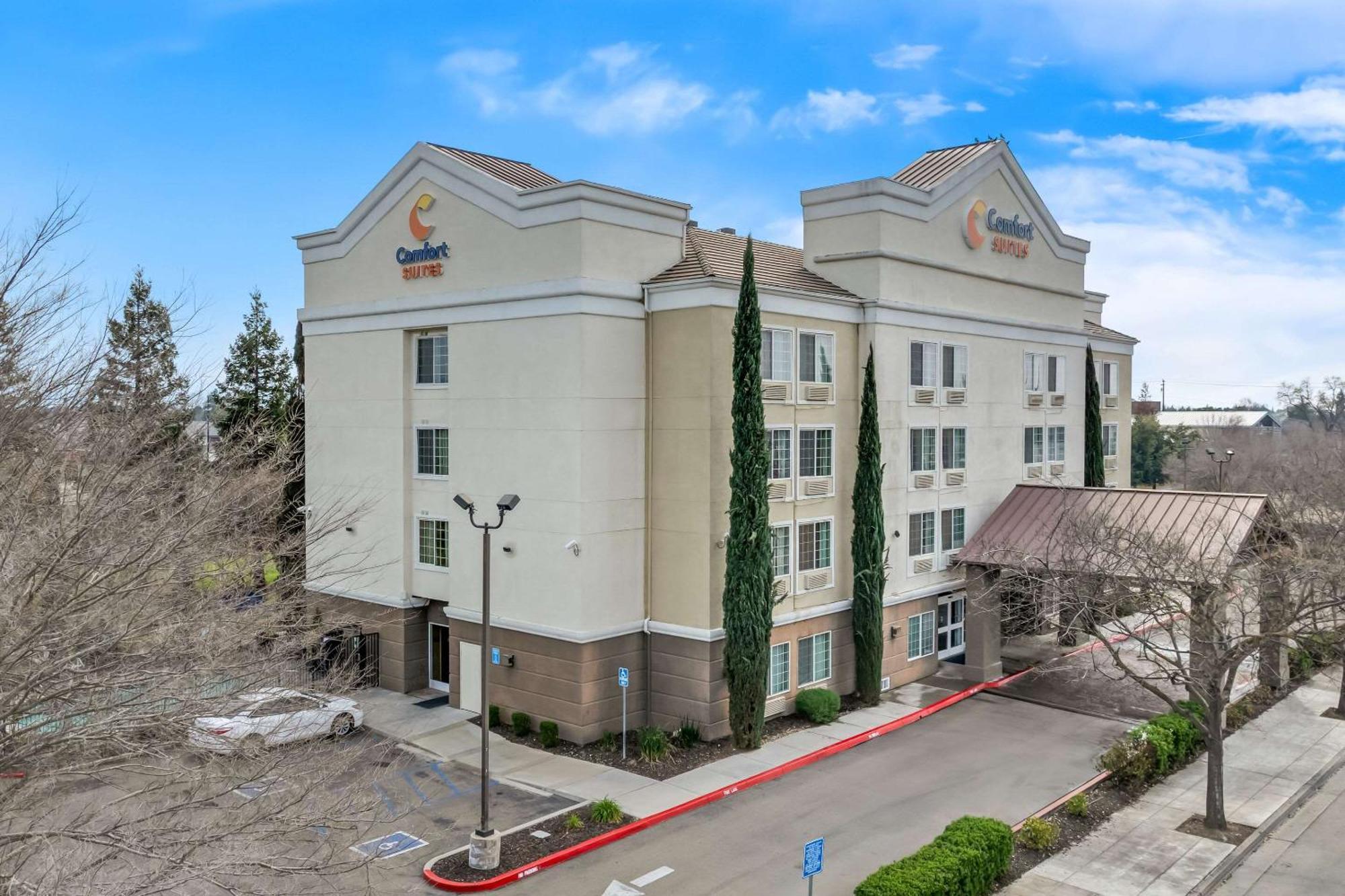 Comfort Suites Кловис Екстериор снимка