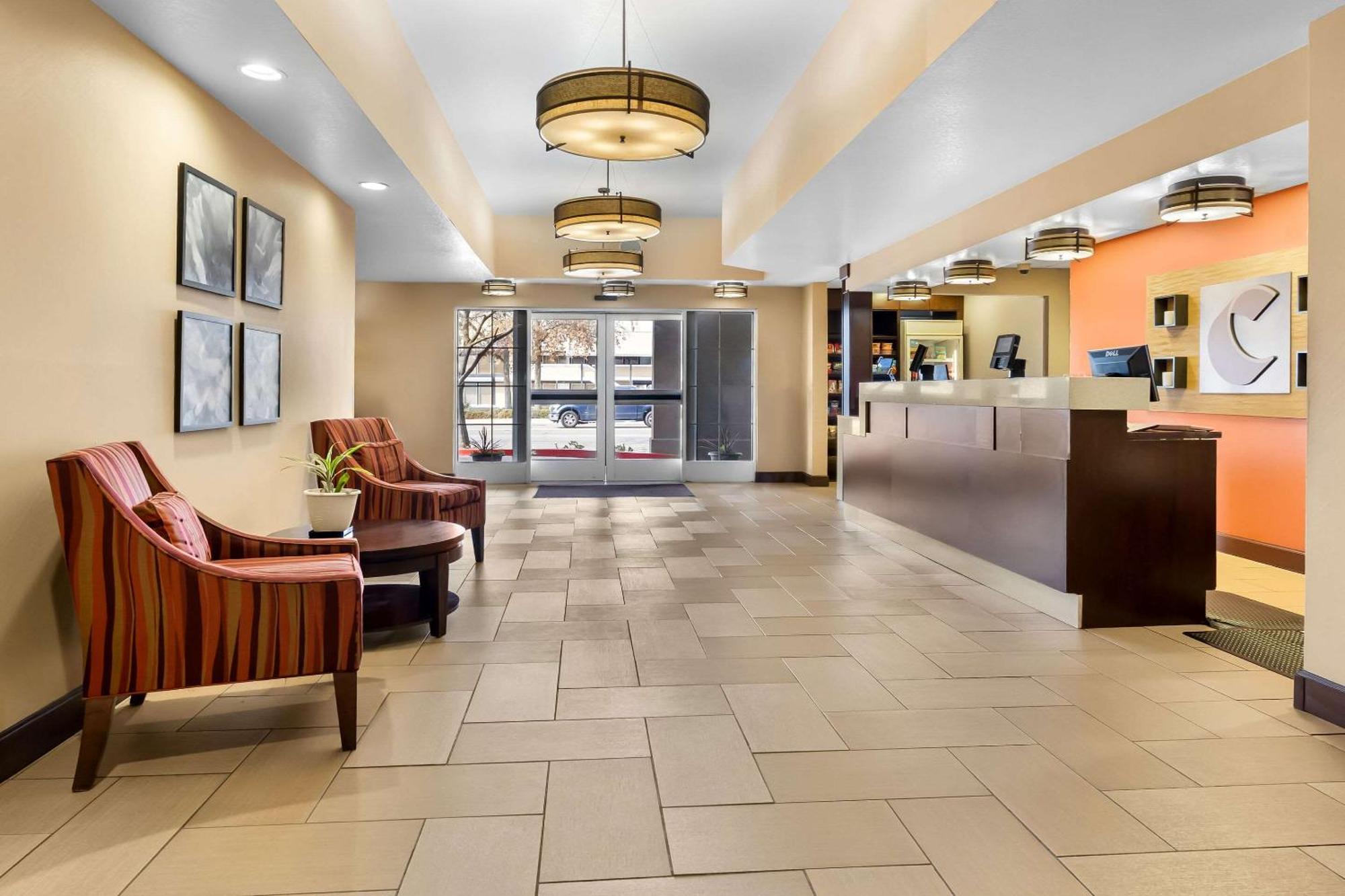 Comfort Suites Кловис Екстериор снимка