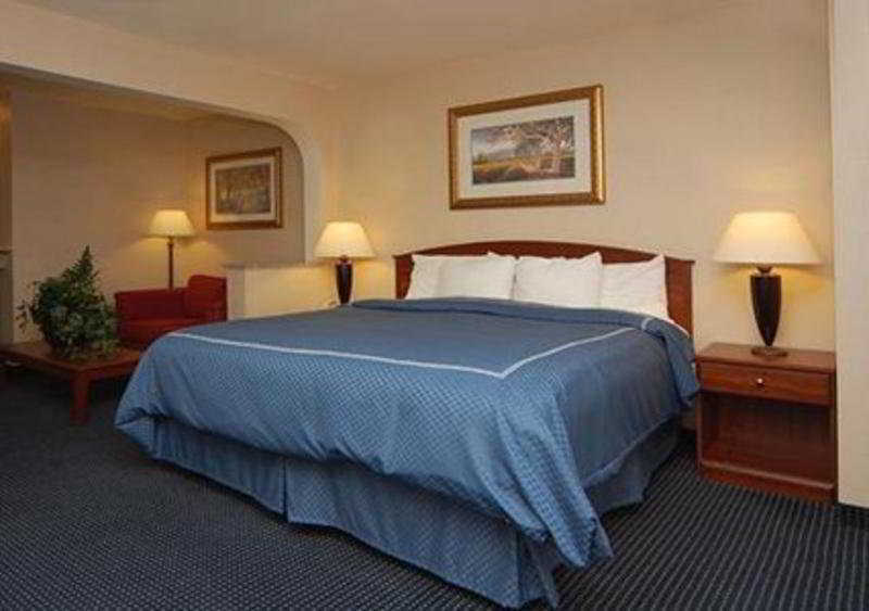 Comfort Suites Кловис Екстериор снимка