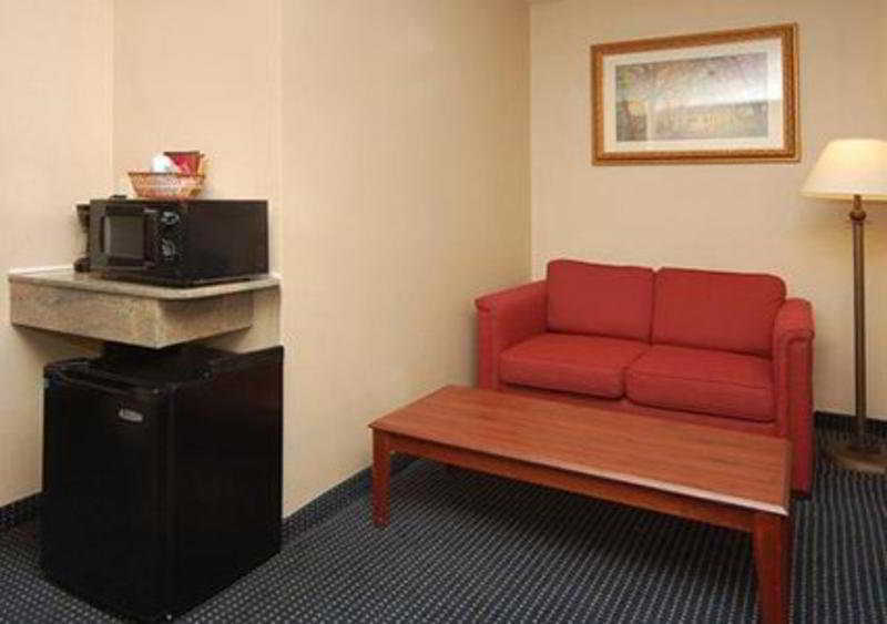 Comfort Suites Кловис Екстериор снимка