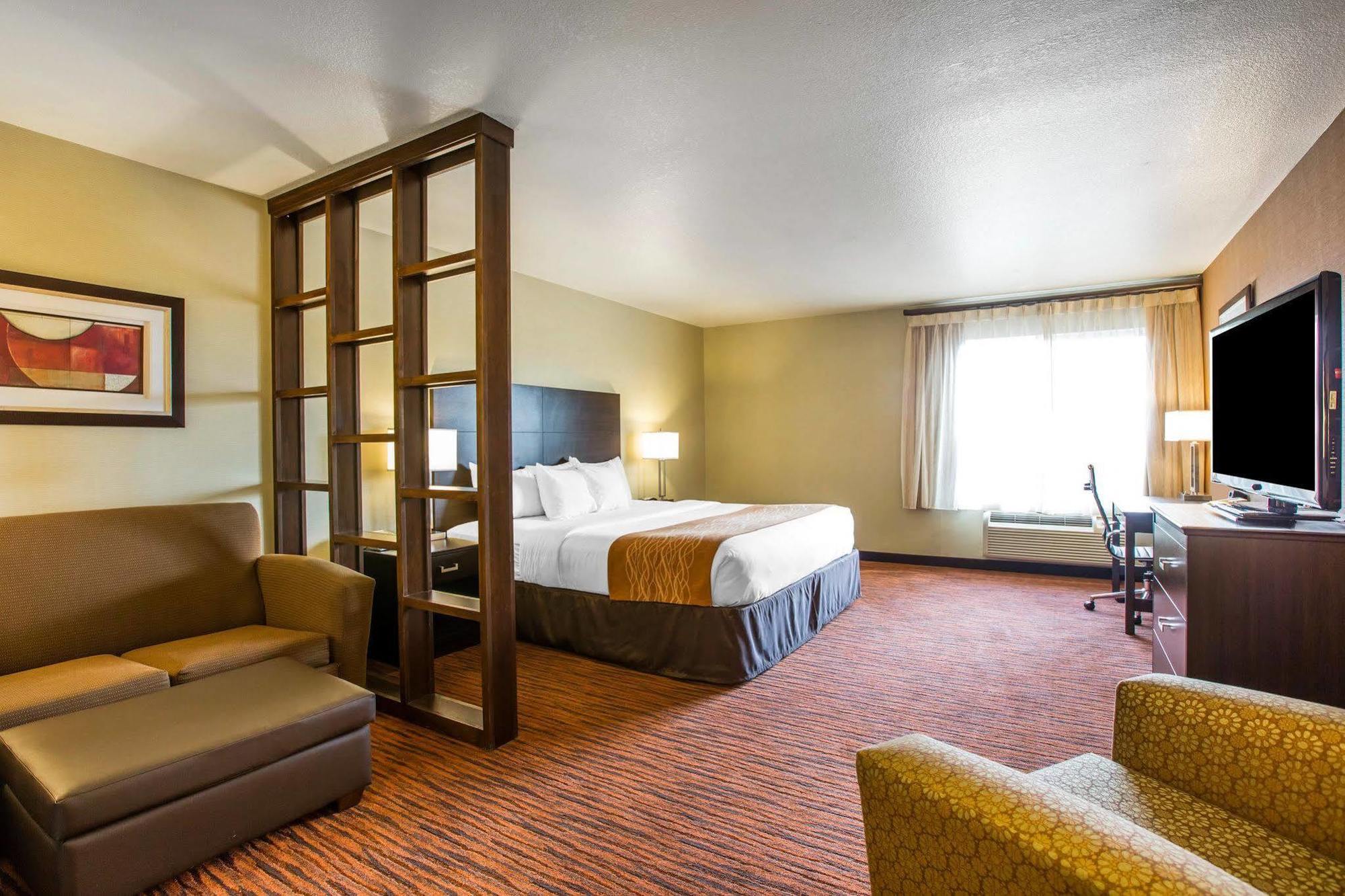 Comfort Suites Кловис Екстериор снимка